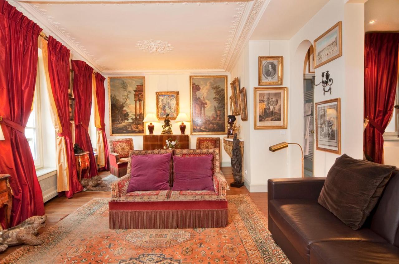 Champs-élysées Luxury Champagne Haven Apartment