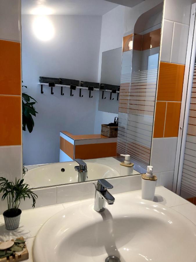 M-otel *