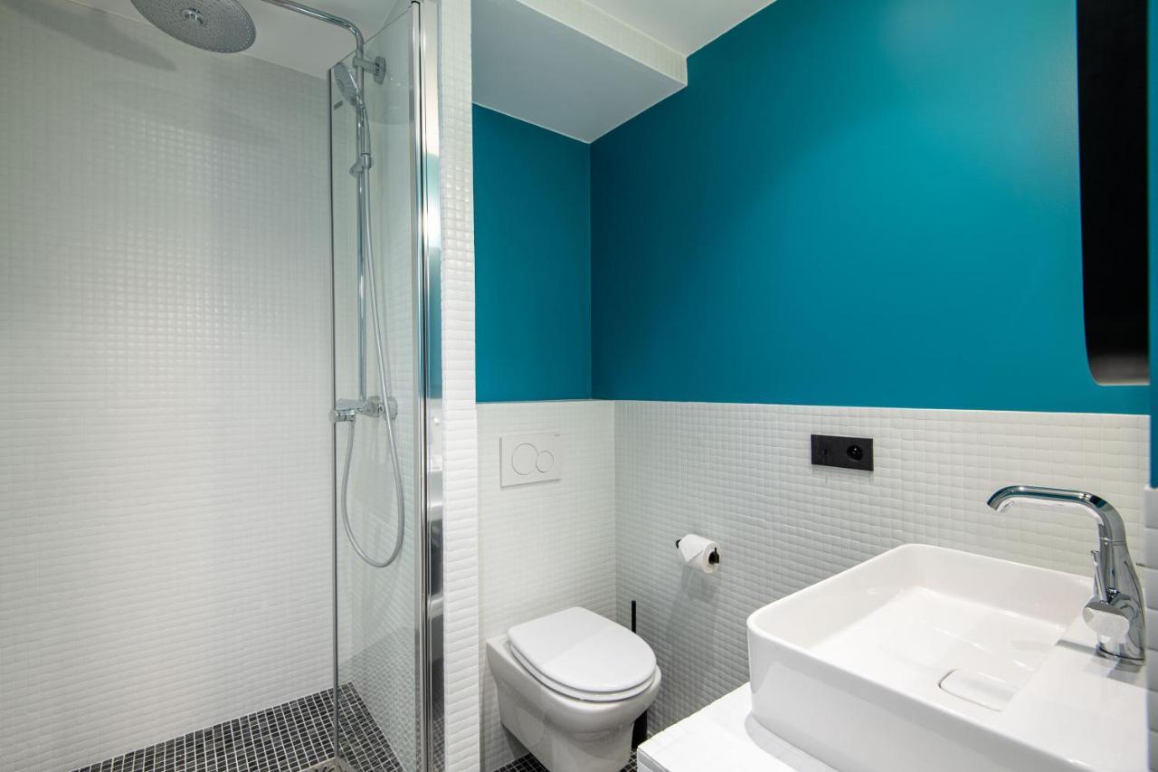 New - Superbe 1 Bdr Appt - Design 60's - 15e Apartment