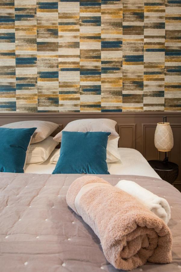 2 Bedroom Near Tour Eiffel & Trocadero Apartment Paris