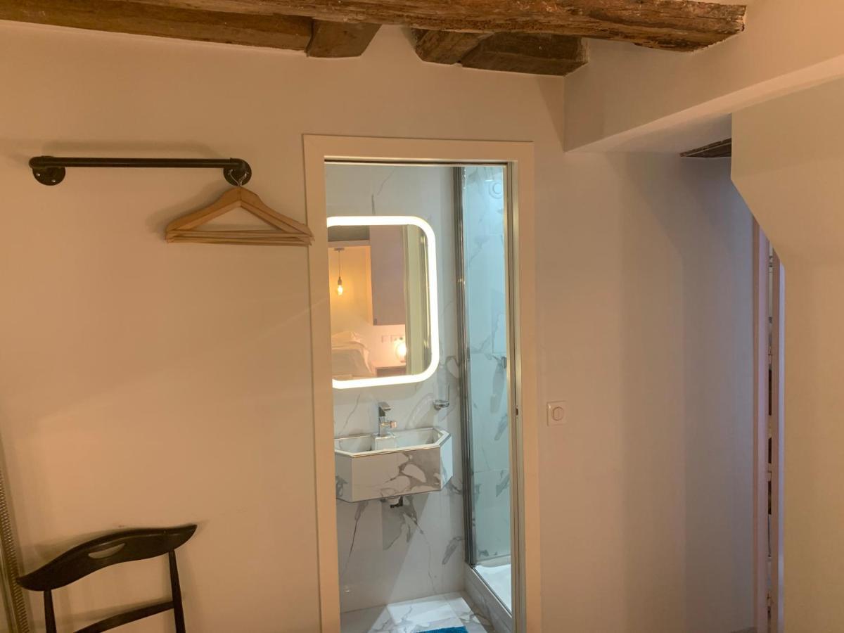 6 Saint Germain Seine Apartment Paris
