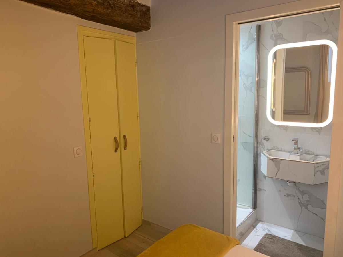 6 Saint Germain Seine Apartment Paris