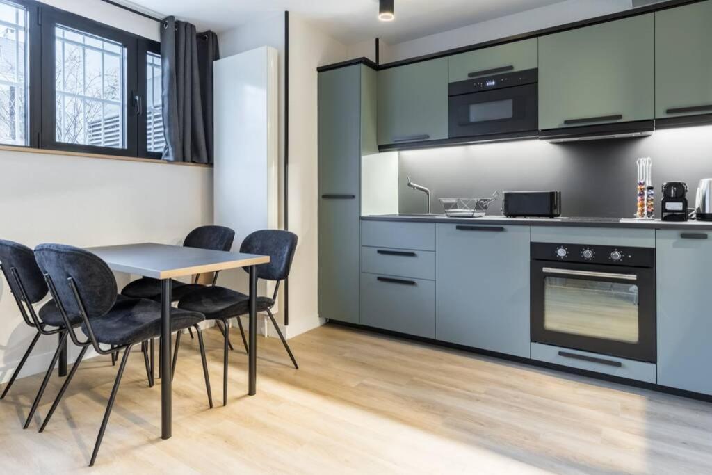 Hsh Parmentier-couronnes Ii Design 4p-1br Apartment *