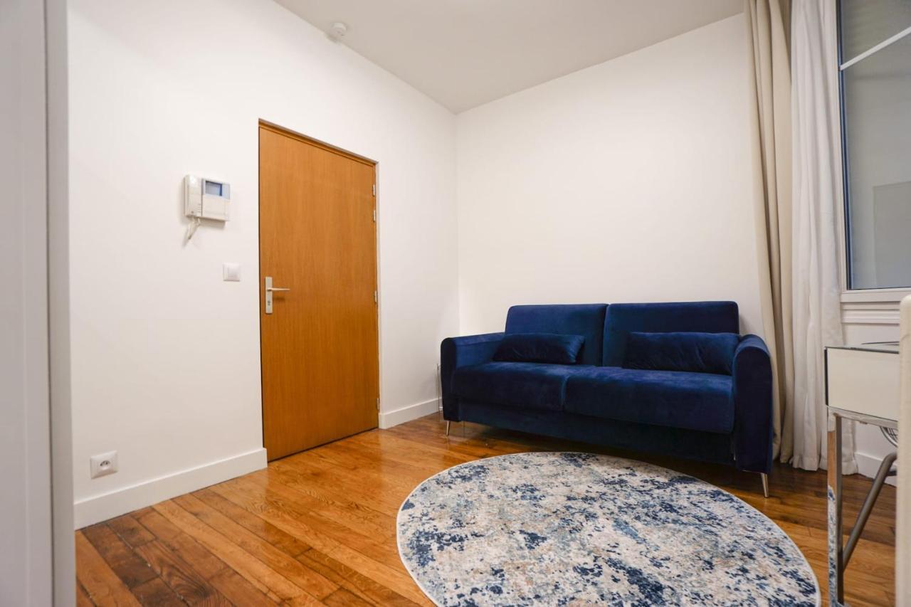 Large Flat At 2 Steps From The Eiffel Tower Paris