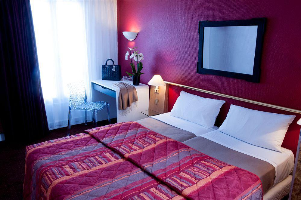 Hotel Moulin Plaza By Happyculture Parigi
