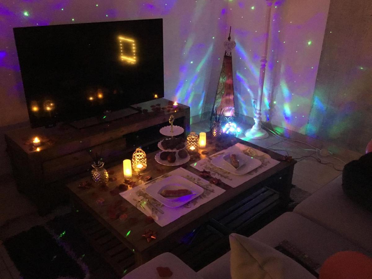 Cosy private Jacuzzi Spa apartment in Paris Appartamento Parigi