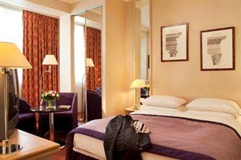 Hotel Galileo Champs Elysées 4*