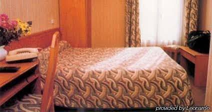 Hotel Hipotel Lilas Gambetta 3*