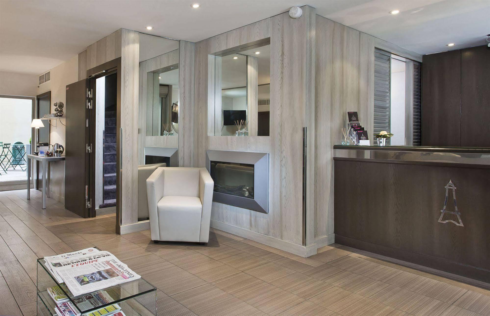 Longchamp Elysées Hotel