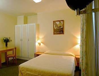 Eden Montmartre Hotel