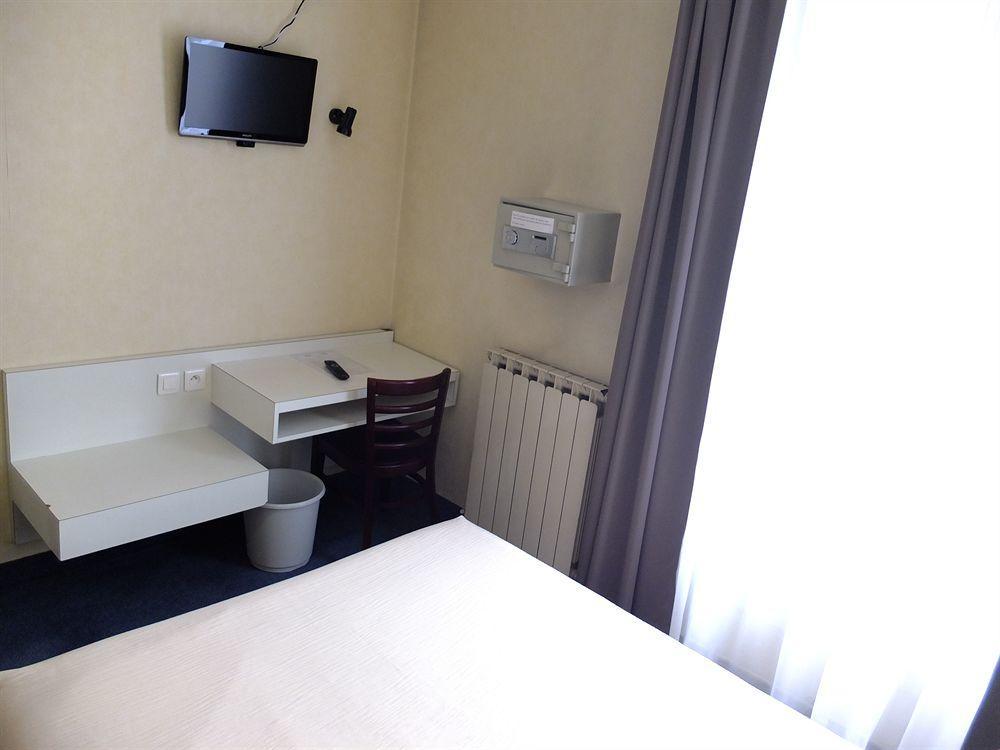 Hotel De Flore - Montmartre 3*