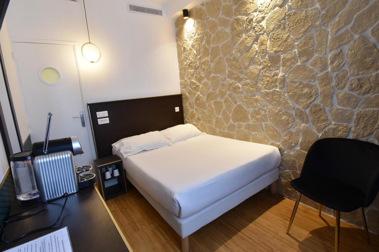 Bonne Nouvelle Hotel