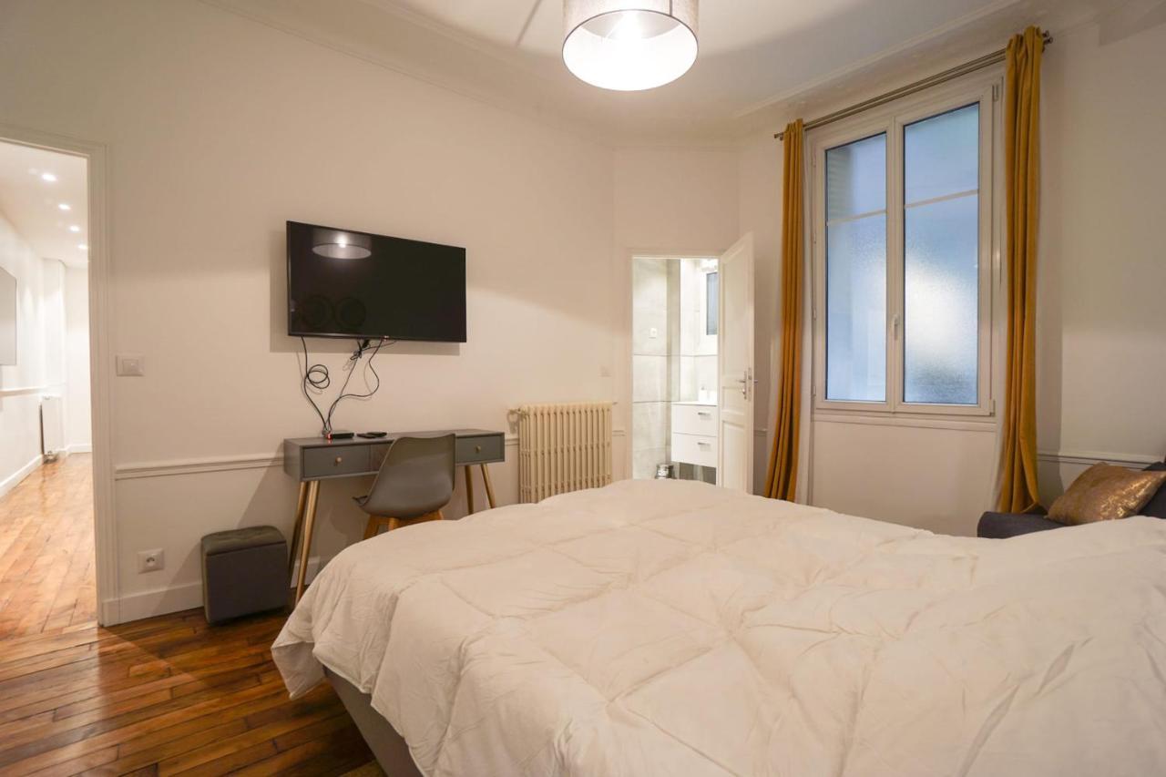 Large Flat At 2 Steps From The Eiffel Tower