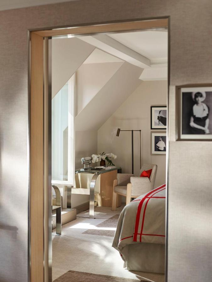Hotel Plaza Athénée - Dorchester Collection Parigi