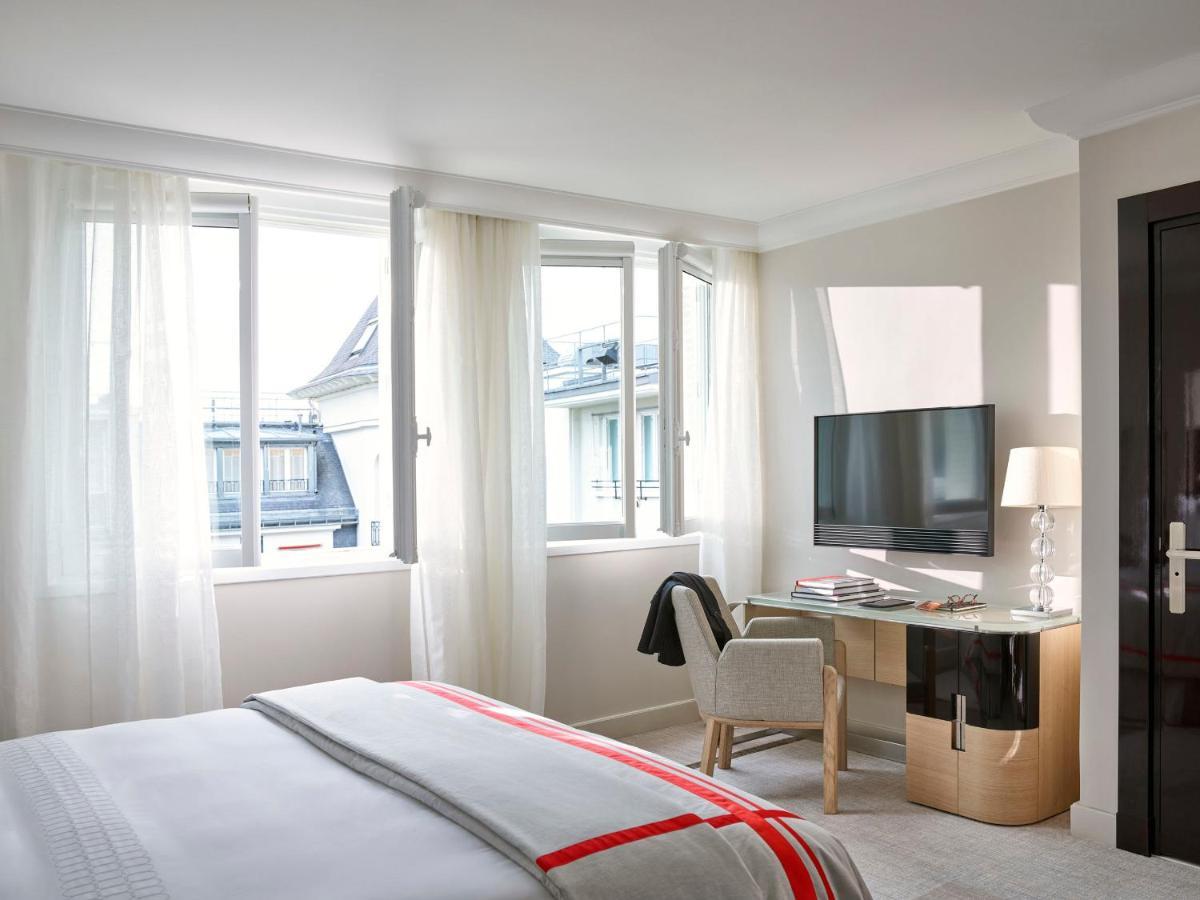 Hotel Plaza Athénée - Dorchester Collection Parigi
