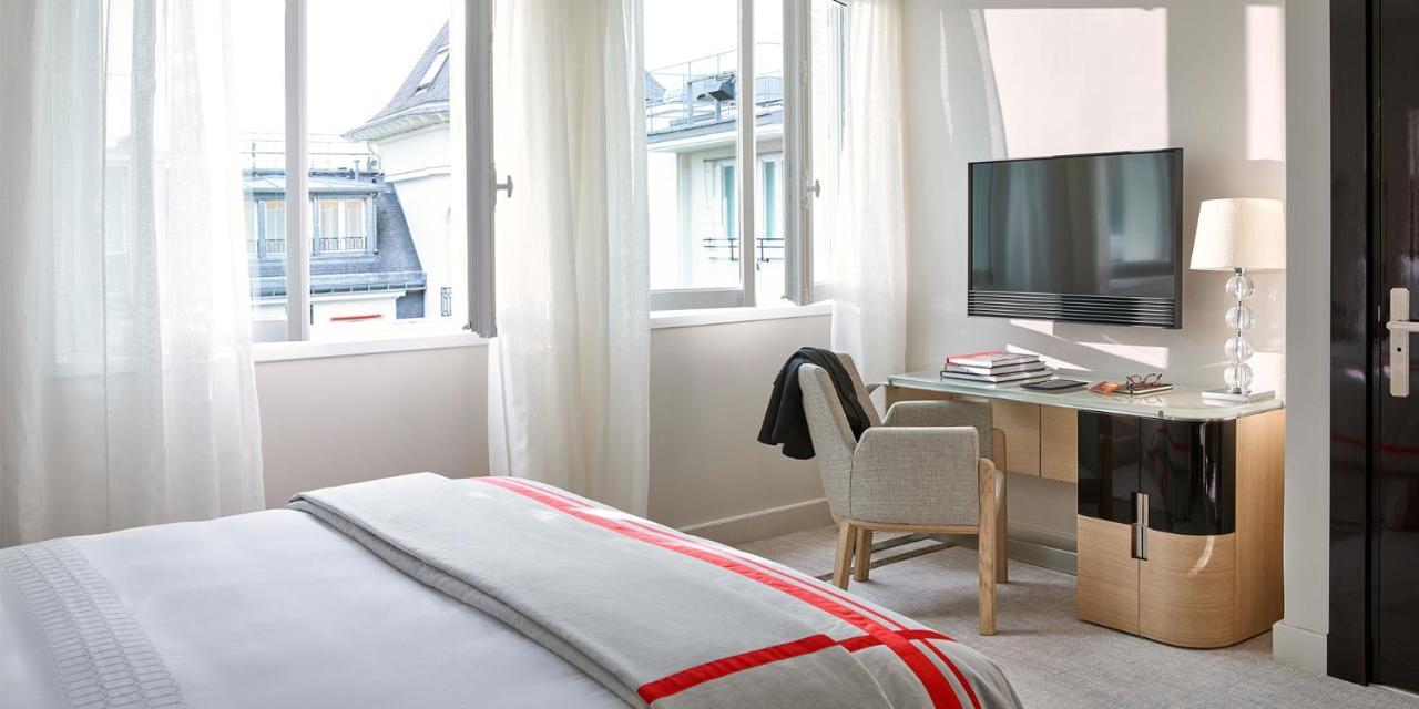 Plaza Athénée - Dorchester Collection Hotel 5*