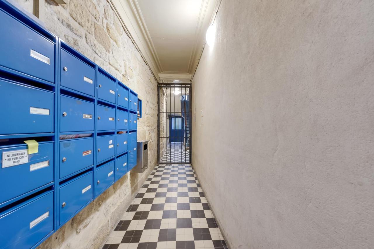 Marais Saint Paul Id 238 Paris