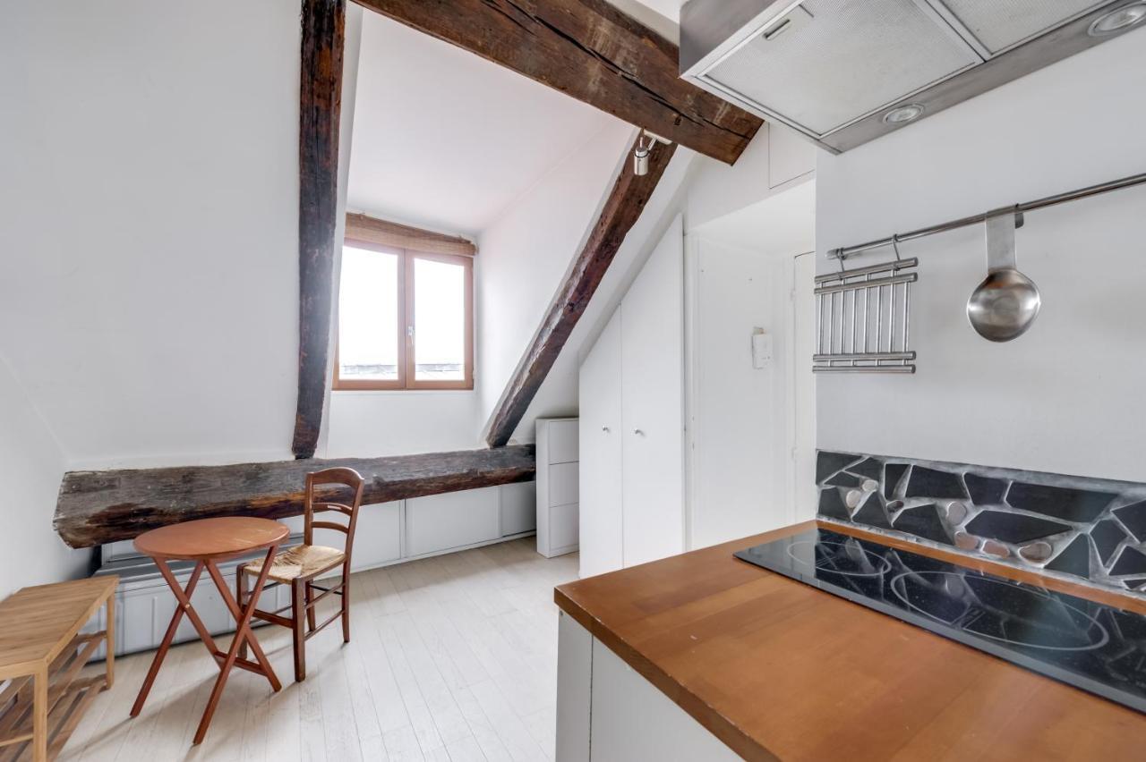 1st - Chatelet Les Halles - Rue Ferronnerie - Id 161 Appartamento