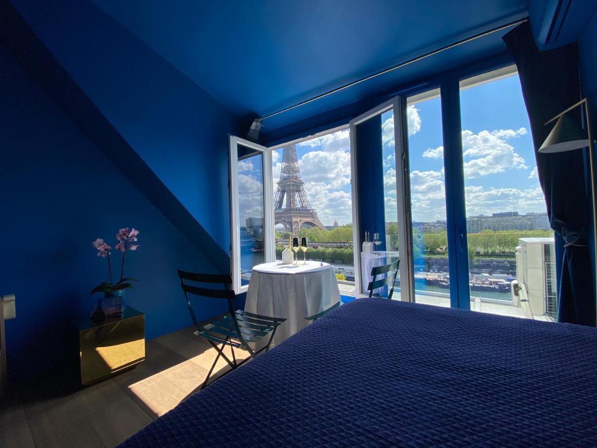 Eiffel Tower Romantic View * Paris