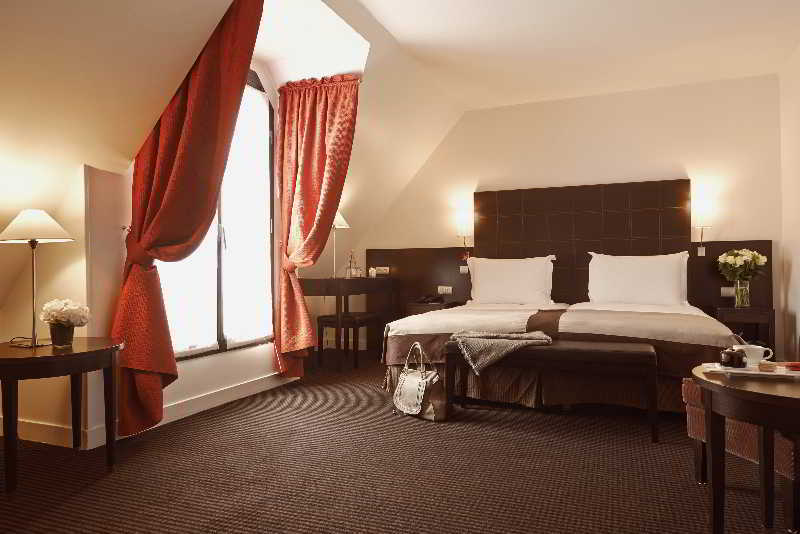 Hotel Plaza Tour Eiffel Parigi