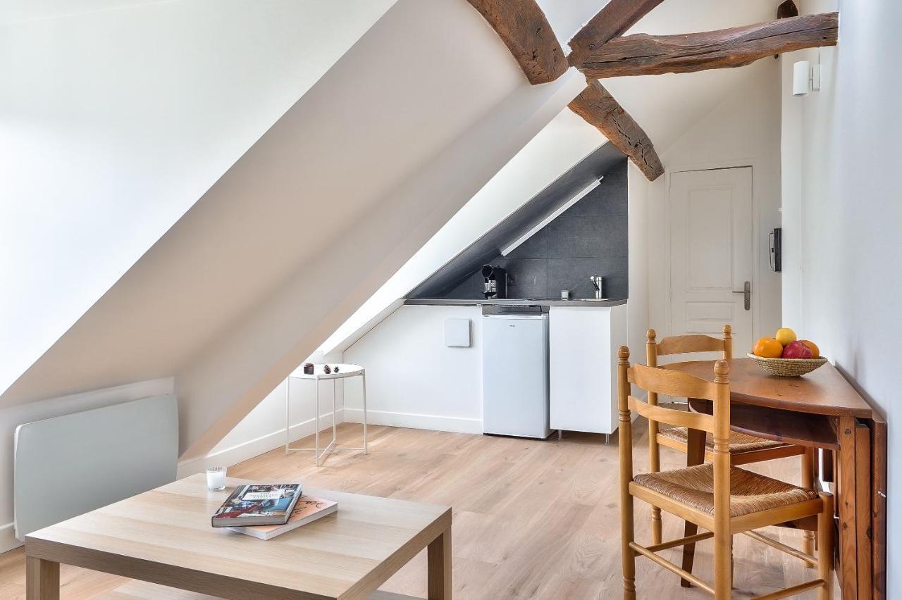 Charming 1 Bedroom In The Heart Of *