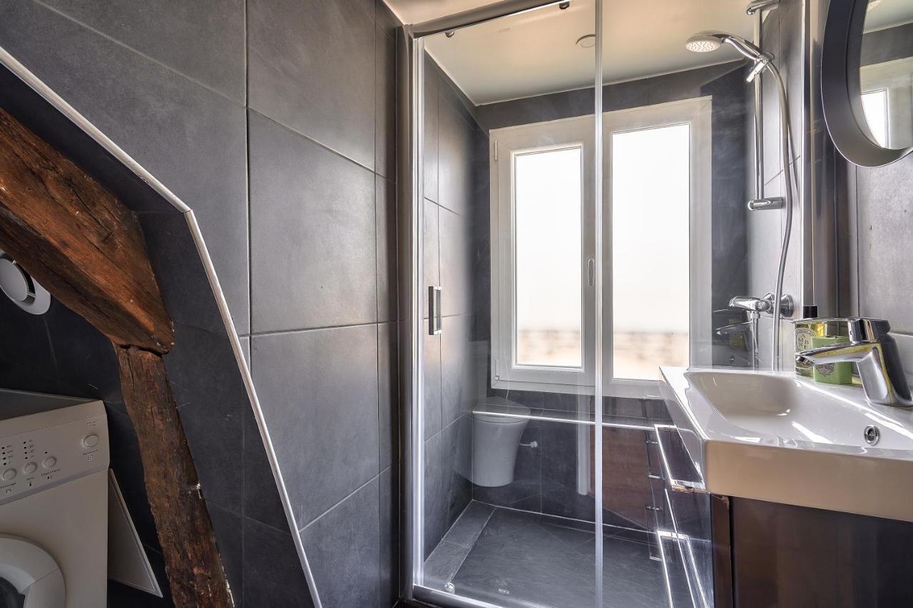 Charming 1 Bedroom In The Heart Of *