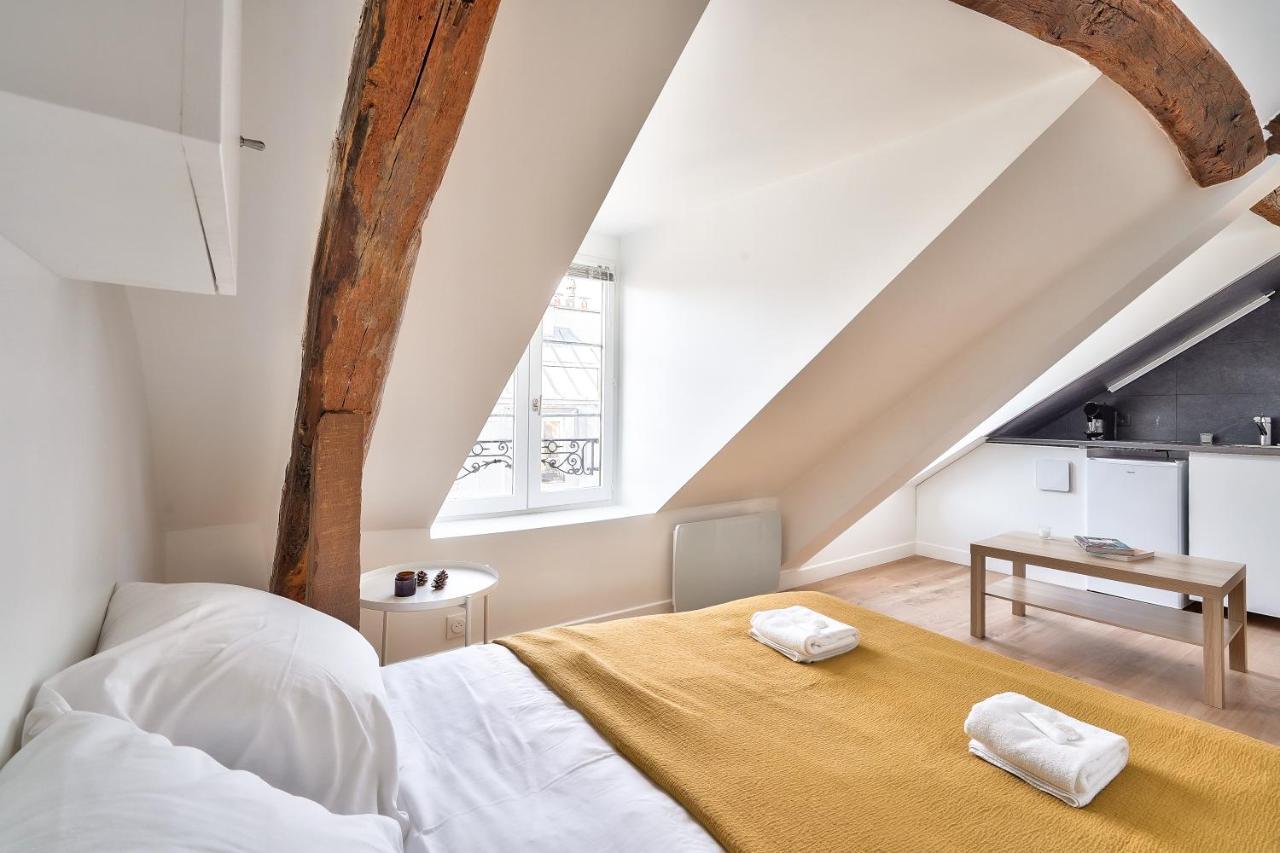 Charming 1 Bedroom In The Heart Of Apartment *