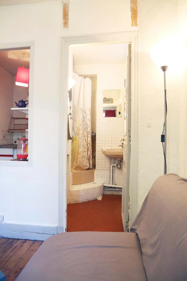 Apartment Charming Bright Near Montmartre Paris