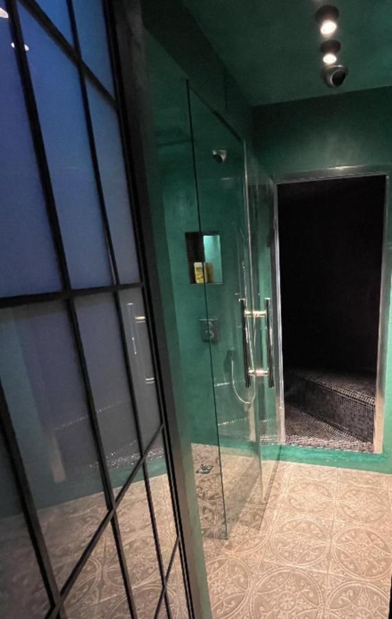 Appartamento Original Apt With Hammam Montparnasse Parigi