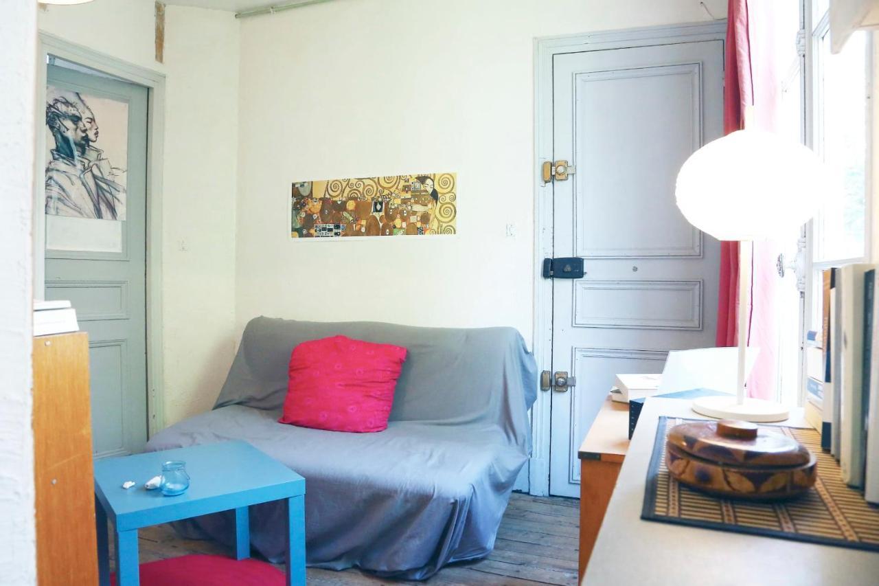 Charming Bright Near Montmartre Apartment