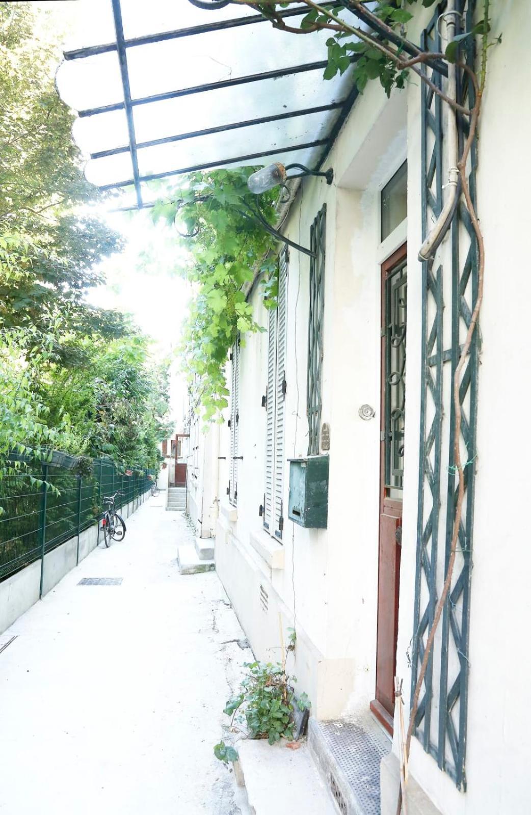 Charming Bright Near Montmartre Paris