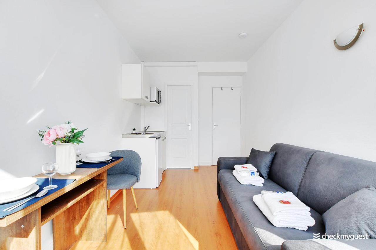 Cmg Serres/ Convention Apartment