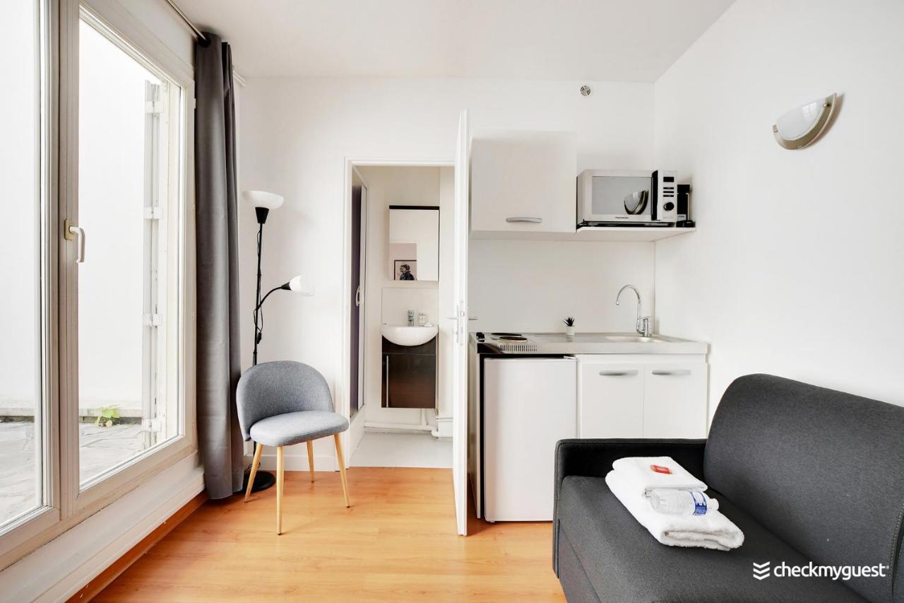 Cmg Serres/ Convention Apartment Paris