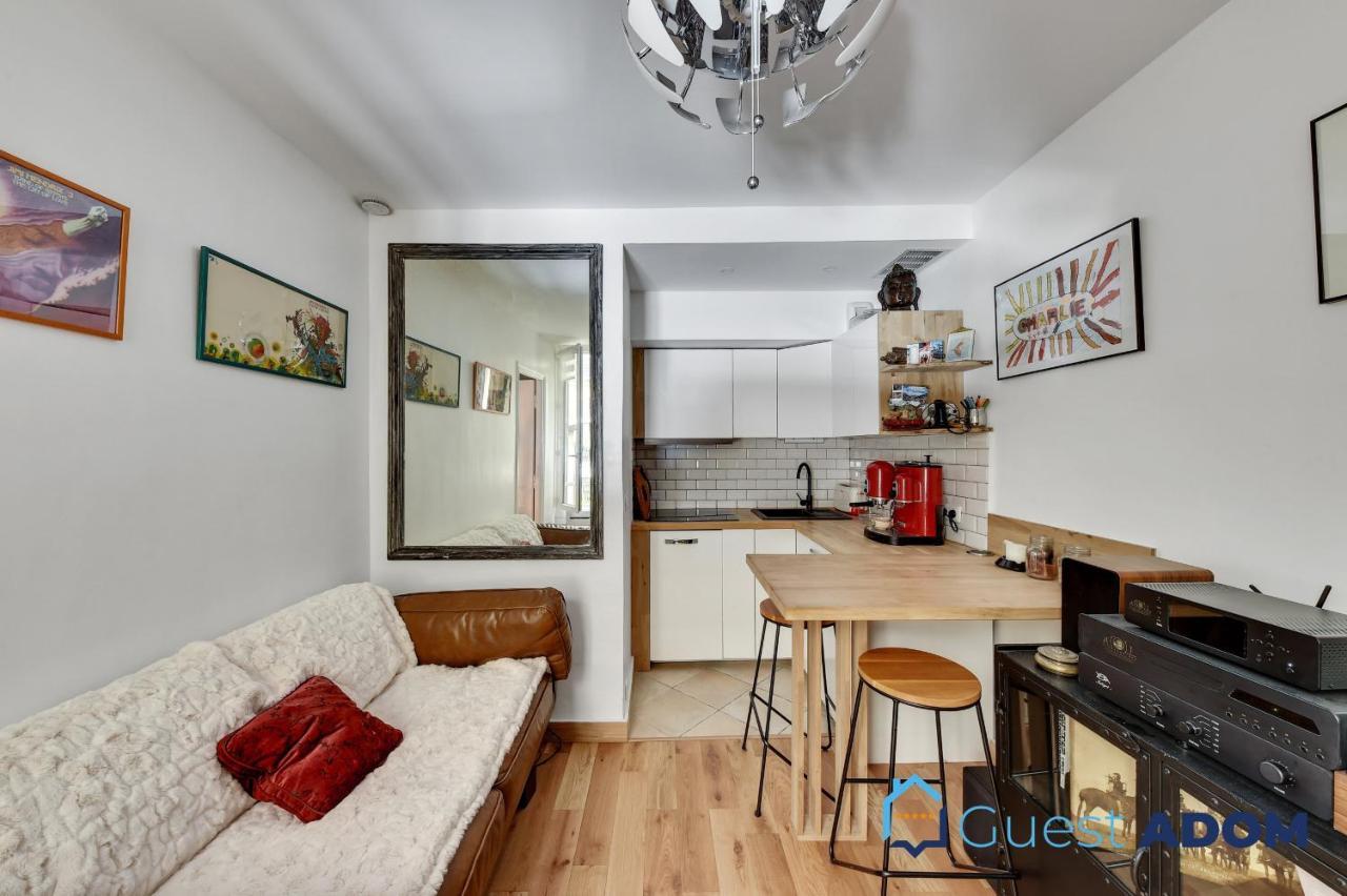 Confortable Quartier Abbesses