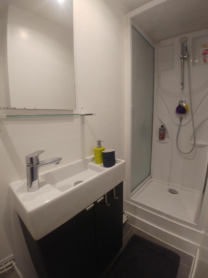 & ! 3 Bedrooms, 2 Bathrooms *