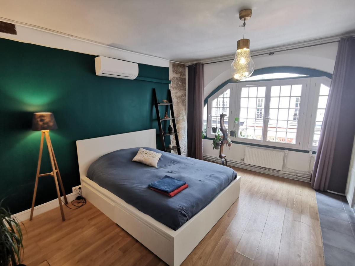 & ! 3 Bedrooms, 2 Bathrooms *