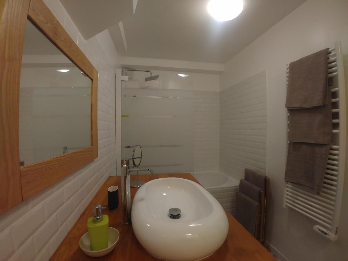 & ! 3 Bedrooms, 2 Bathrooms Appartamento