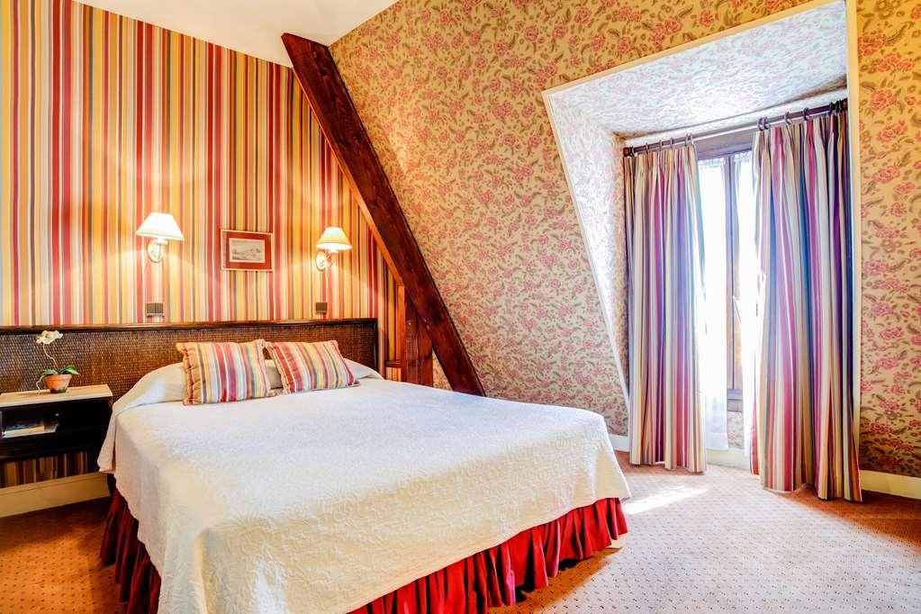 Clement Hotel 2*