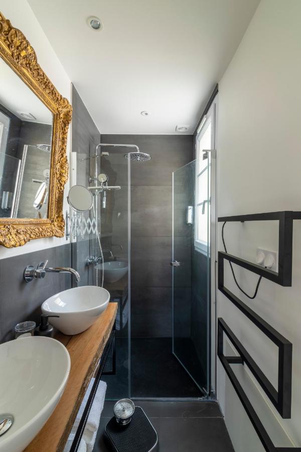 Maisondeschaumes-paris Bed & Breakfast