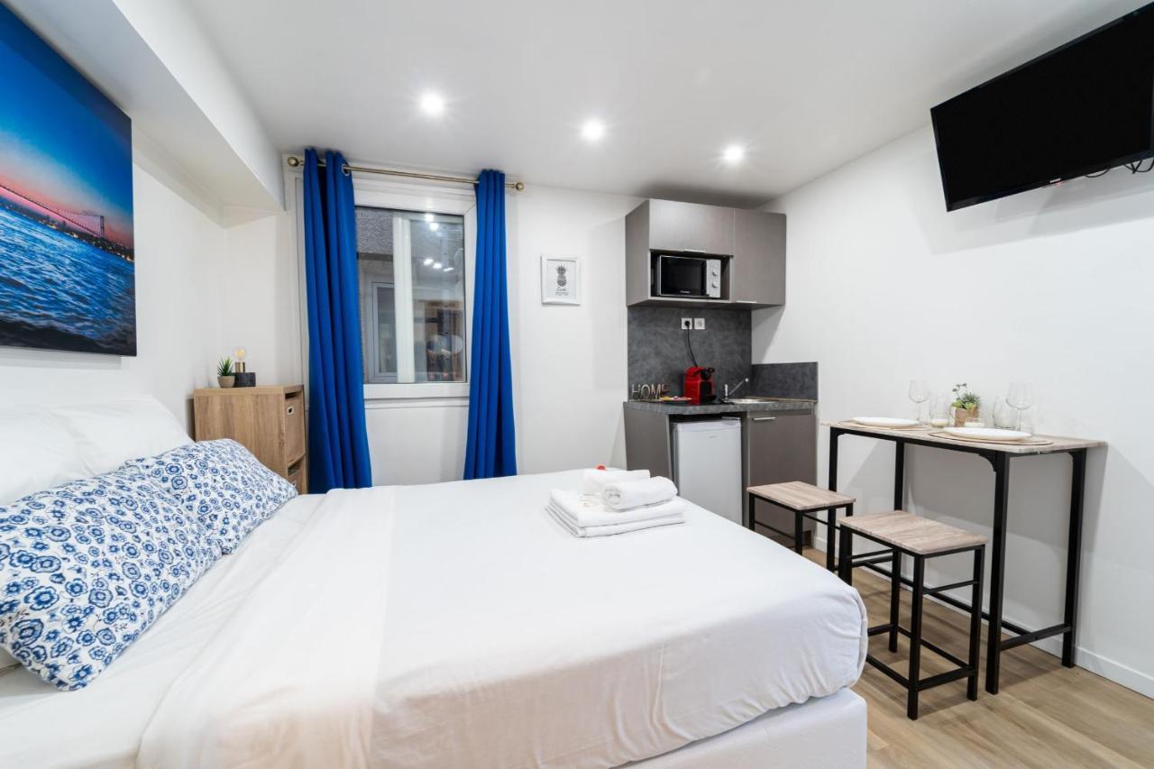 Apartement Between Pigale And Gare Saint Lazare - Ii *