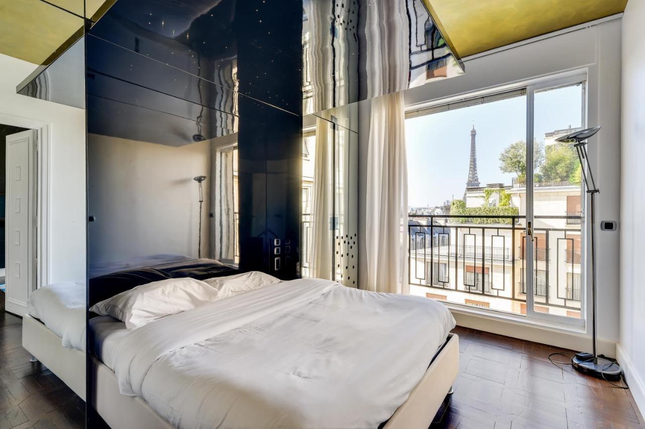 Apartment Champs Elysees-montaigne Luxe & View Of Eiffel Tower