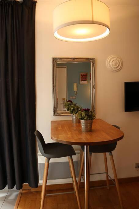 405 - Sejour Romantique Dans Un De 5 - Flat-guest Apartment Paris