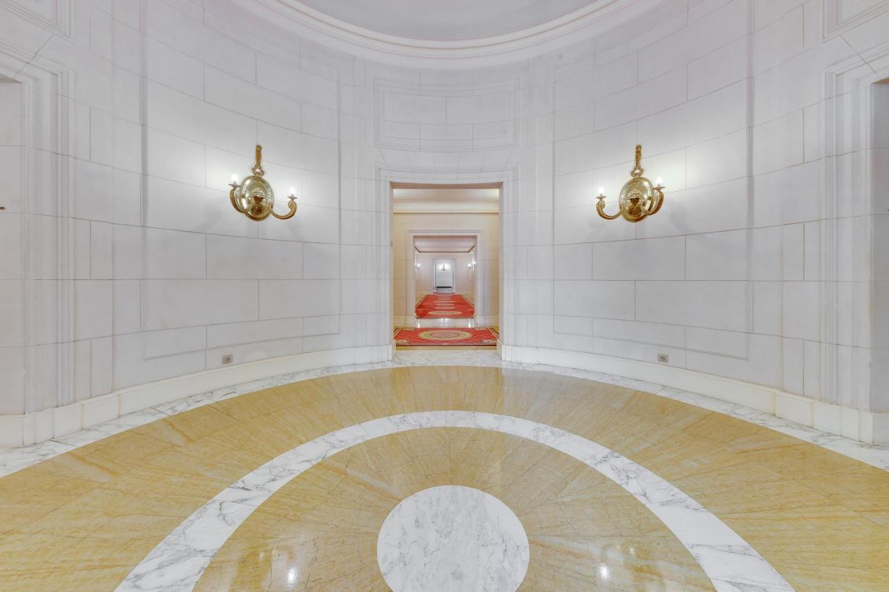 Apartment Champs Elysees-montaigne Luxe & View Of Eiffel Tower Paris