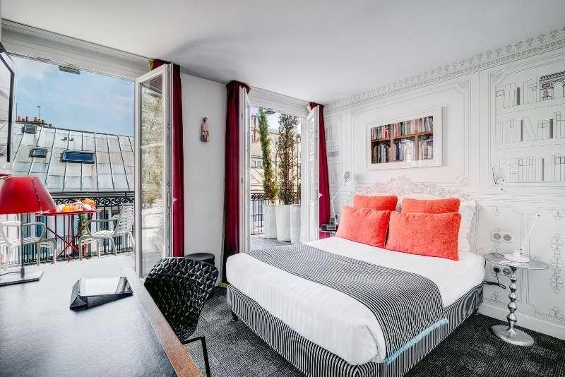 Joyce - Astotel Hotel Paris