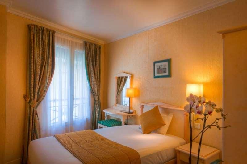 Louvre Sainte Anne 3*