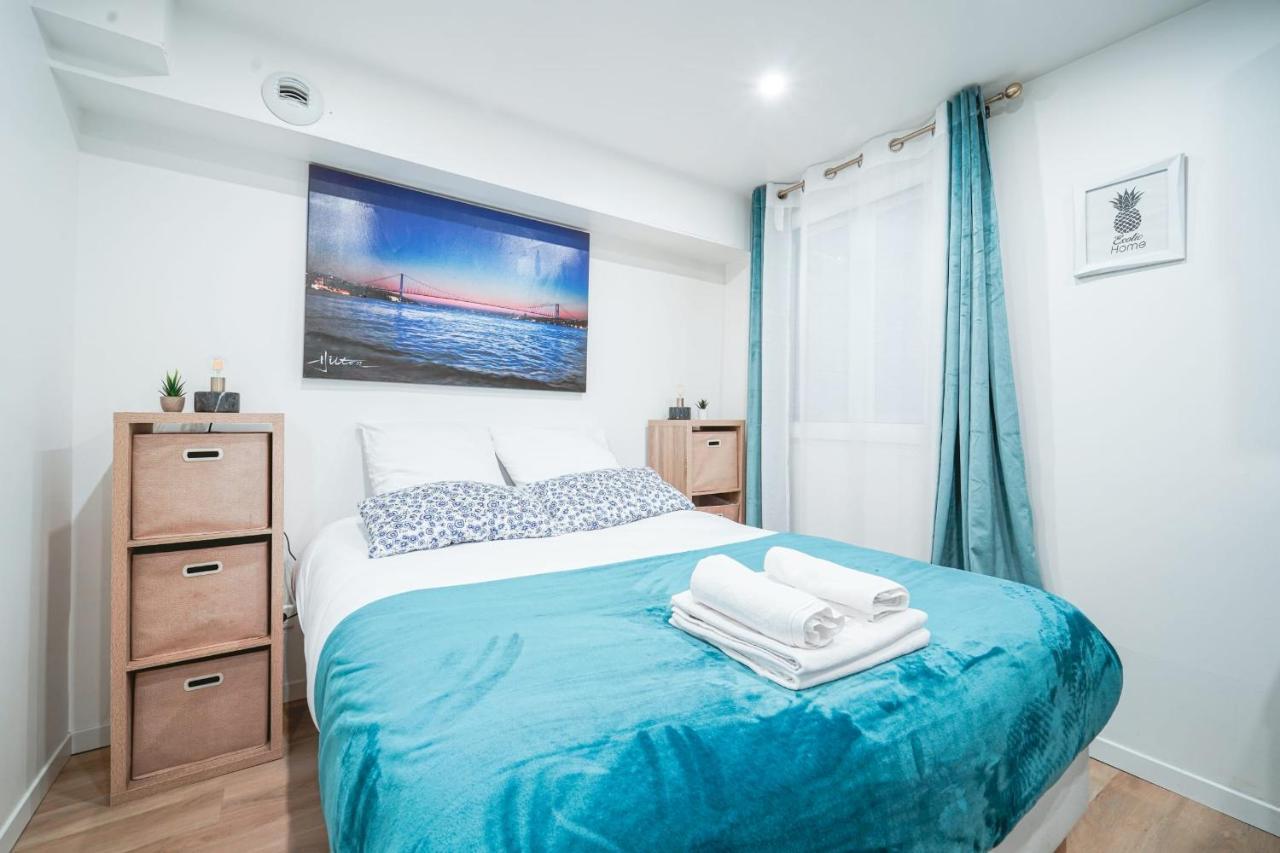 Apartement Between Pigale And Gare Saint Lazare - Ii *