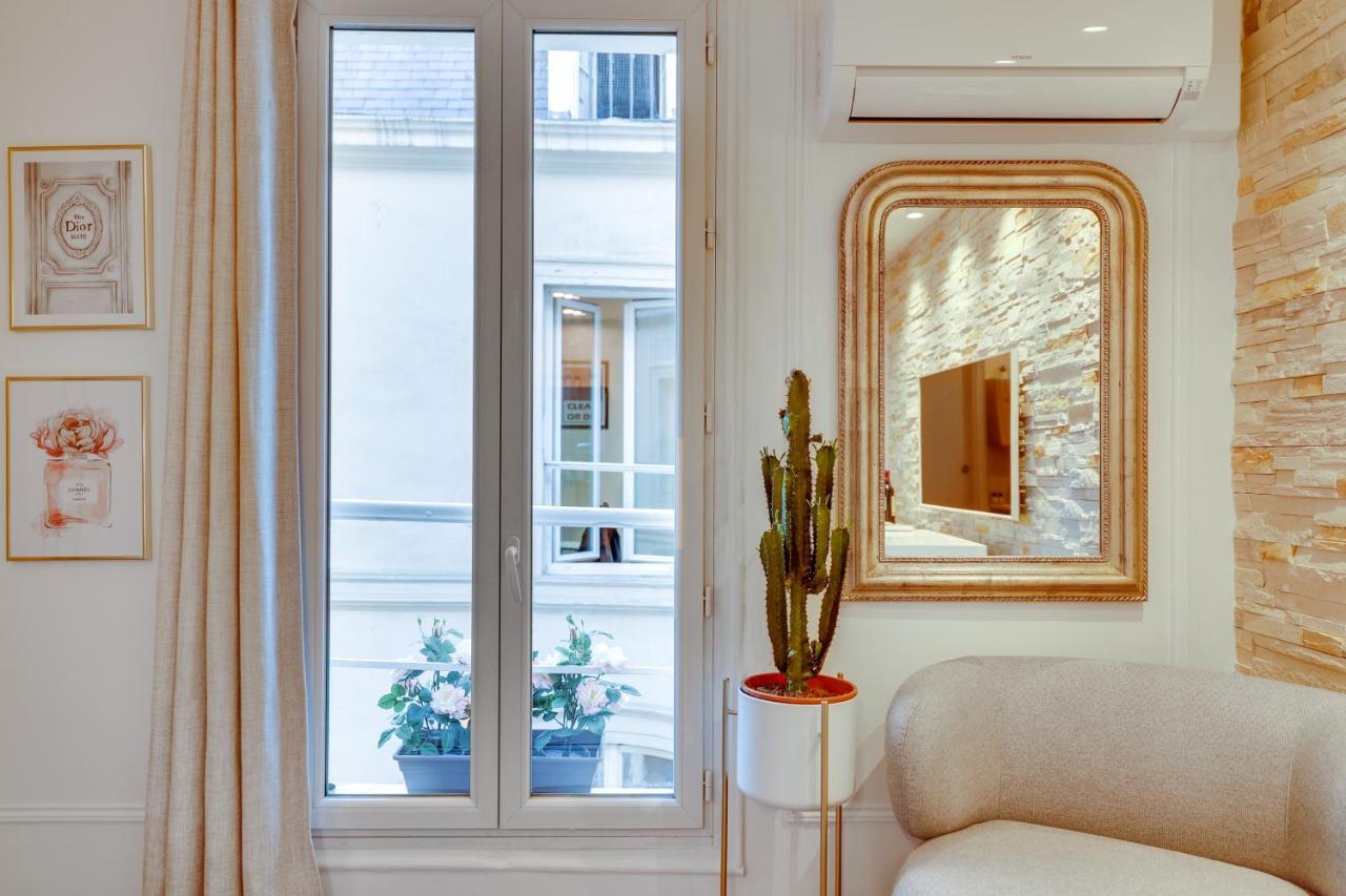 Historical By Architect - Louvre Apartment Paris
