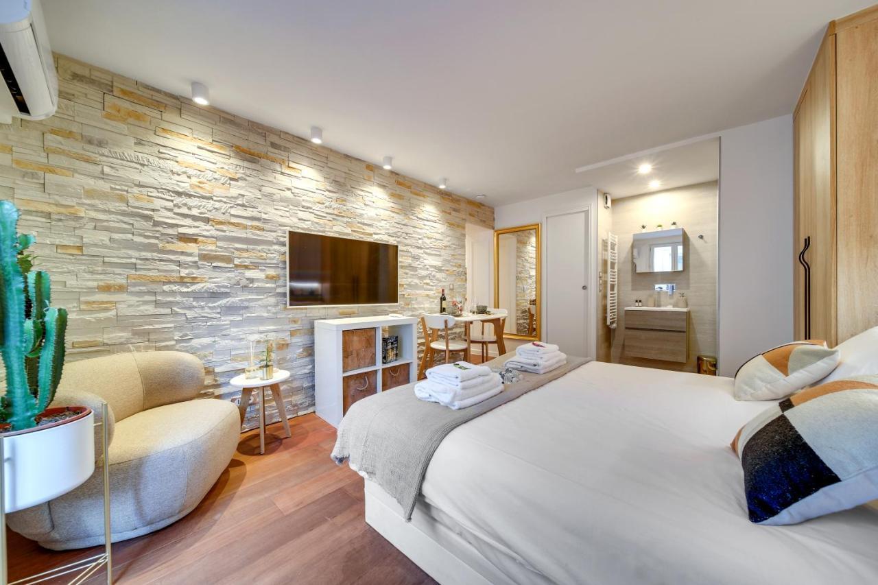 Historical By Architect - Louvre Apartment