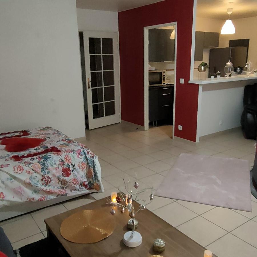 Cosy private Jacuzzi Spa apartment in Paris Appartamento *