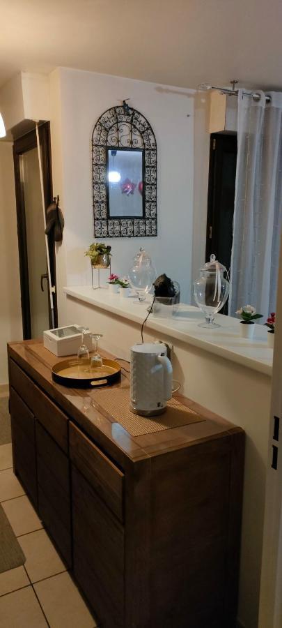 Appartamento Cosy private Jacuzzi Spa apartment in Paris Parigi